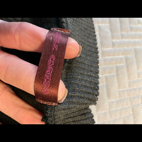 Gorgeous detailed Tunic - Picture 6 of 6